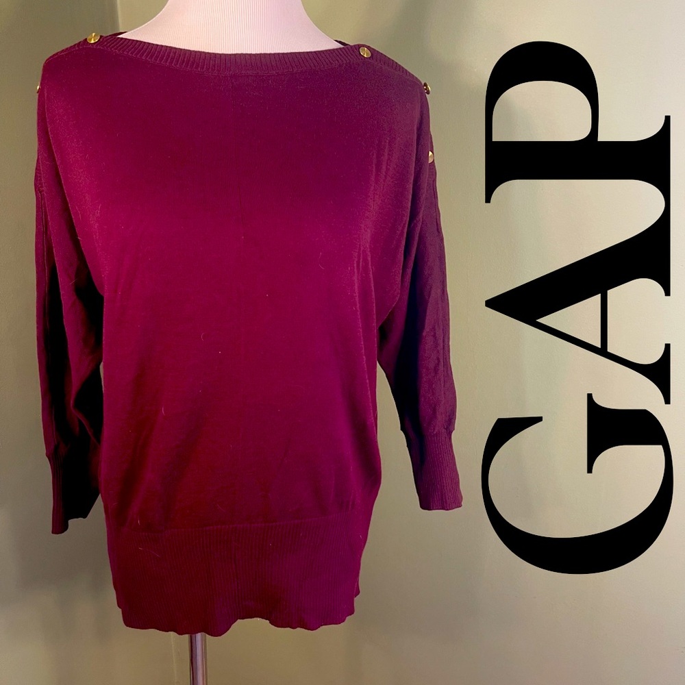 M GAP sweater